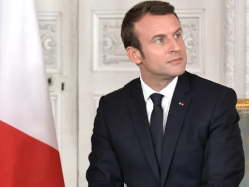 Des internautes avancent la thèse d’une manoeuvre du chef de l’État...