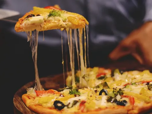 Pizzas : 3 nouveaux cas de contamination à la bactérie E. colis en...