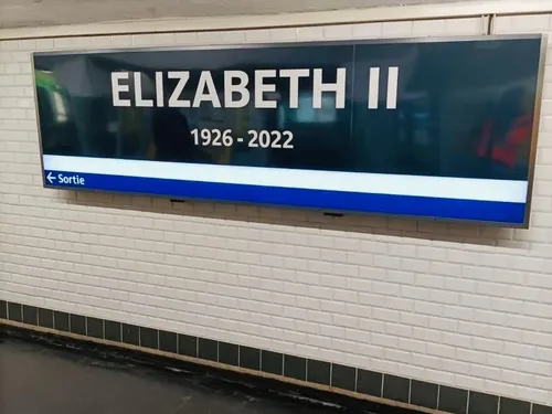 Le métro parisien rend hommage à Elizabeth II