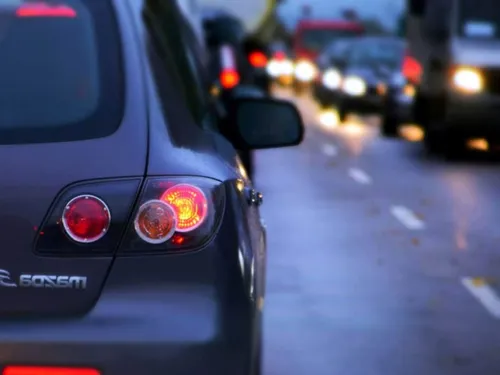 "C'est pas vrai" : la voiture pollue bien plus que 0,5% en France