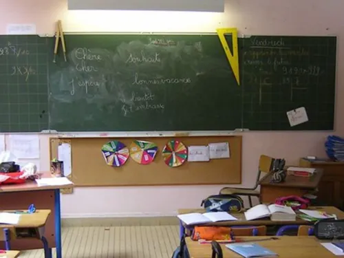 « Un prof devant chaque classe à la rentrée » : la promesse ne sera...