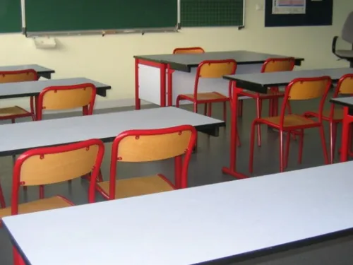Attaque terroriste dans un lycée d'Arras : une minute de silence...