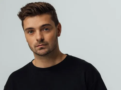 (vidéo) Martin Garrix interrompt son DJ set à cause d’une bagarre...