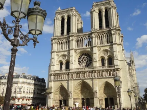 Notre-Dame de Paris : de nombreux vestiges archéologiques...