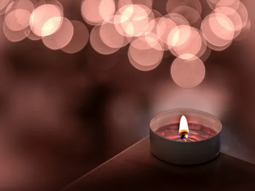 Rassemblement à Aubervilliers en hommage à une femme et sa fille...