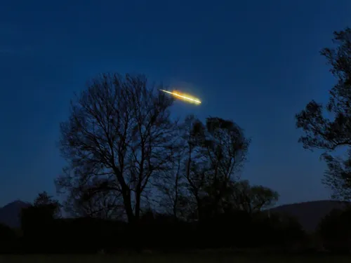 Une météorite traverse le ciel de Paris (vidéo)