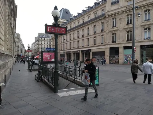 Métro à Paris : la station République va fermer… et ça va durer des...