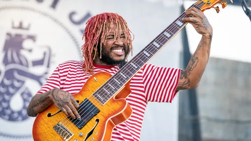 Thundercat et Mac Miller réunis sur le single "She Knows Too Much",...