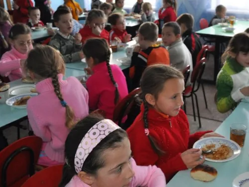 Inflation : dans cette commune, les prix de la cantine vont...