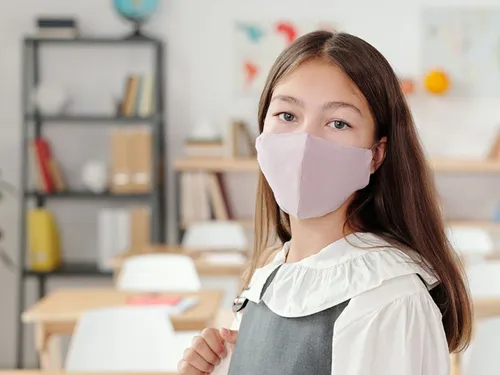 Avancer les vacances scolaires de 15 jours ? La proposition choc de...