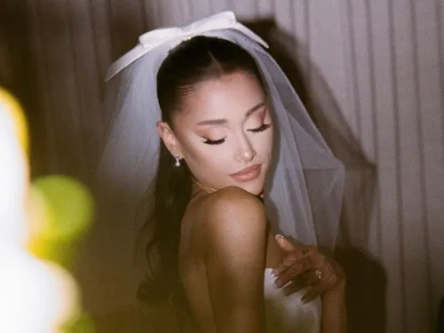 Ariana Grande dévoile les images exclusives de son mariage secret...