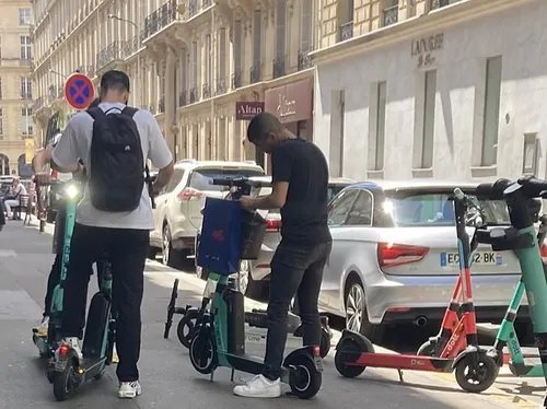 Des opérateurs de trottinettes se payent des influenceurs pour...