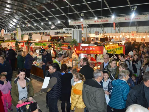 6 blessés après une bagarre géante à la foire aux fromages et aux...