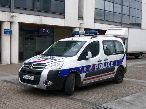 « Il tasait ses collègues » : un ancien chef de la BAC condamné...