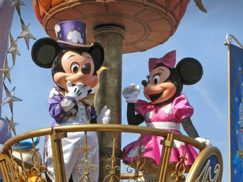 Disneyland Paris : les fans en colère après l’augmentation des pass...