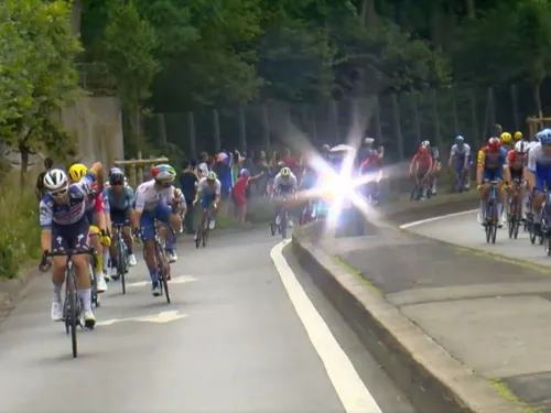 Tour de France : le français Julian Alaphilippe affole un radar à...