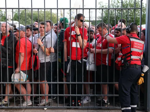 2 supporters de Liverpool se suicident après les incidents du Stade...