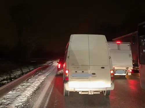 Épisode neigeux inattendu en Île-de-France : des autoroutes coupées
