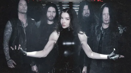 Arch Enemy présente sa nouvelle chanteuse et son nouveau single "To...