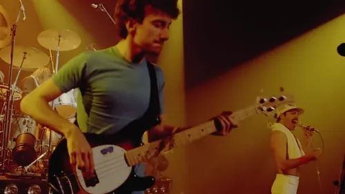 Guitares et guitaristes de légende : la Basse Music Man StingRay de...