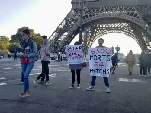 Carton Rouge pour le Qatar : mobilisation contre la Coupe du Monde...