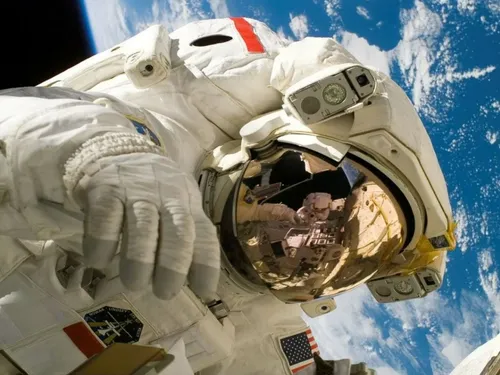 Participez à une dictée lue par Thomas Pesquet depuis l’espace