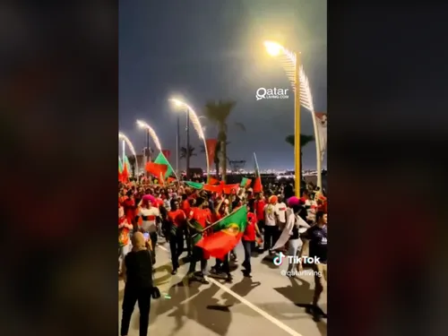 Coupe du monde au Qatar : de vrais-faux supporters dans les rues ?...