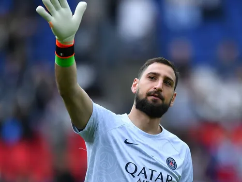 Le gardien du PSG Donnarumma blessé à la tête après un cambriolage