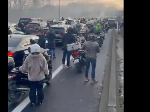 Bouchons : avant les agriculteurs, les taxis mobilisés ce lundi matin
