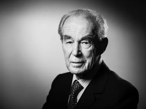 Décès de Robert Badinter, artisan de la suppression de la peine de...