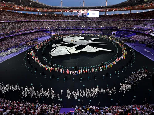 Les temps forts de la cérémonie de clôture des JO de Paris 2024...