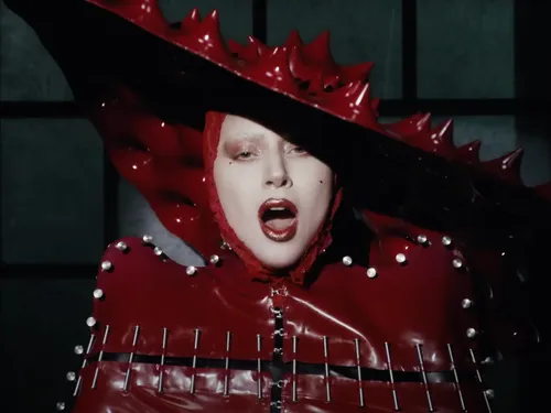 « The Mayhem Ball » : Lady Gaga en concert à Paris !