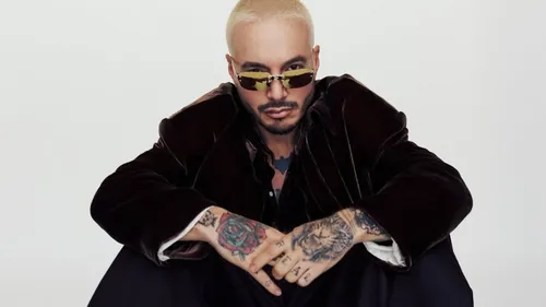 J Balvin fait vibrer le Brésil avec un grand voyage dans sa carrière