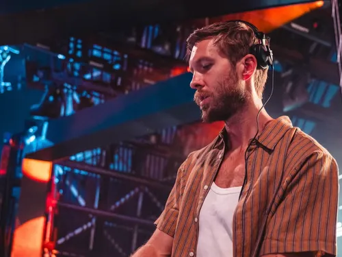 « Ce n’est pas possible » : Calvin Harris ne sortira pas le titre...
