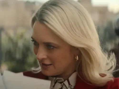 Mrs. Playmen, la série érotique qui choque l'Italie !