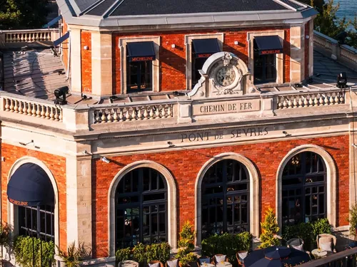 Un bistrot chic dans une ancienne gare