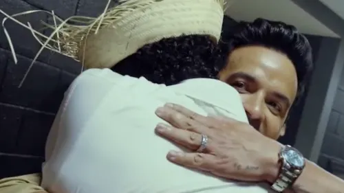 Bad Bunny au Super Bowl : Luis Fonsi ému aux larmes