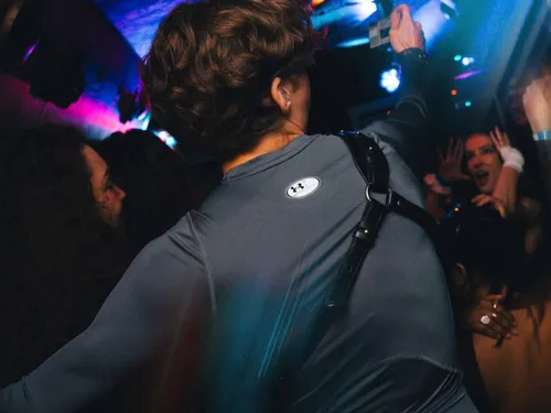 Un Techno Bus pour faire la fête dans Paris !