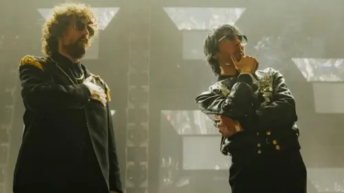 Justice couronne sa tournée par une Victoire de la Musique