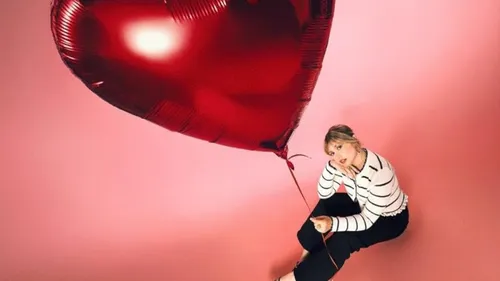 Marine inquiète pour sa voix, modifie sa tournée