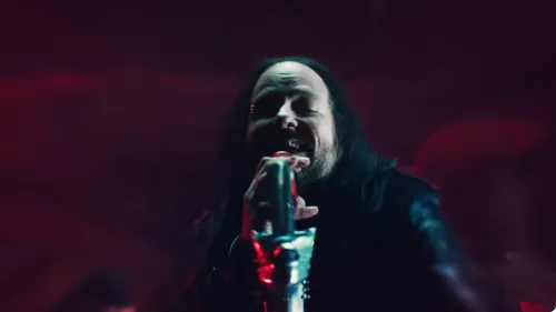 Korn s’allie à un jeu vidéo pour son nouveau single "Reward The...