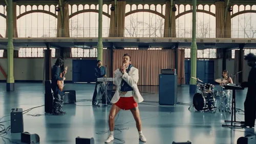 Harry Styles dévoile son dernier clip... et surprise, il a été...