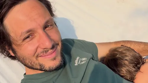 Vianney partage la photo d'un rare moment avec son fils Edgar