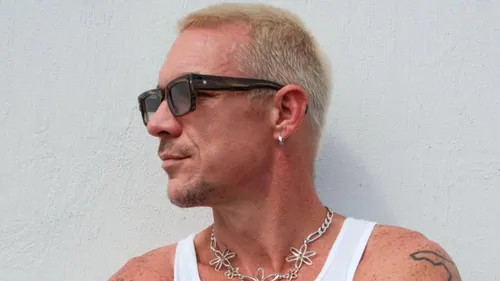 Diplo fait monter la température dans un sauna 