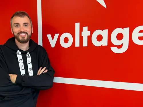 « En artiste international… Anitta ! » : Christophe Willem dévoile...