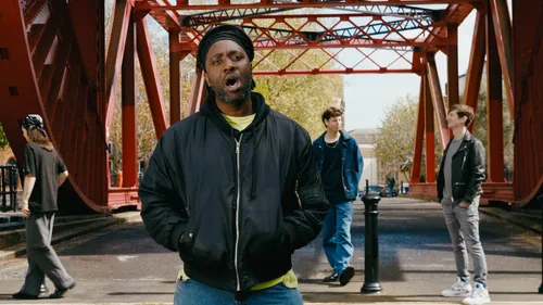 Bloc Party signe un retour en force avec "Coming On Strong"
