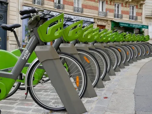 Une course de Vélib’ complètement déjantée débarque à Paris