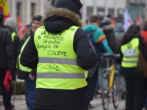 #GiletsJaunesSaison2 : un appel à la mobilisation face à la hausse...