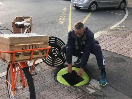 Découvrez comment cet inventeur français dépollue les océans, grâce...
