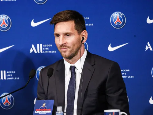La folie Lionel Messi continue avec la présentation officielle par...